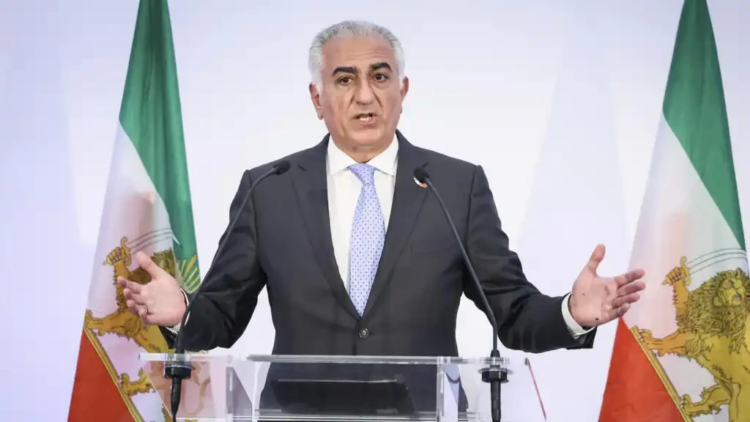 油价、选票与海峡：一场「被加速」的战争